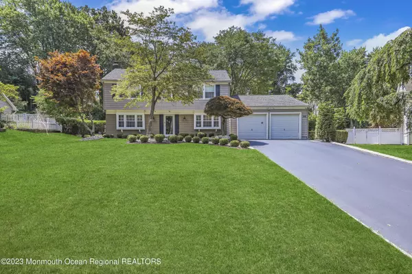 14 Dayton Lane, Manalapan, NJ 07726