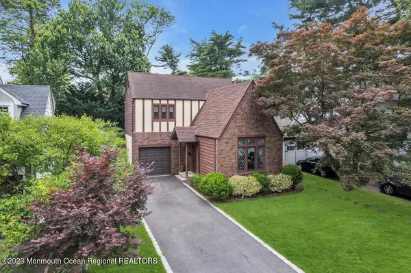 Bloomfield, NJ 07003,12 Claremont Place