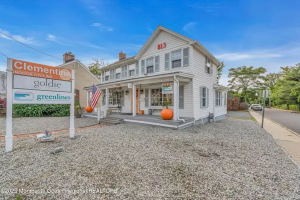 Fair Haven, NJ 07704,813 River Road