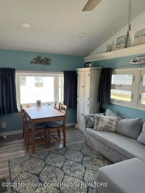 Lavallette, NJ 08735,31 E Kingfisher Way