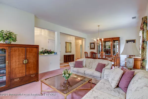 Lakewood, NJ 08701,12 Amberlands Court