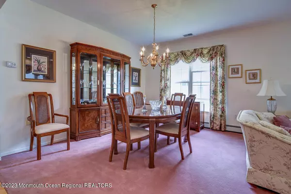 Lakewood, NJ 08701,12 Amberlands Court