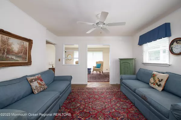 Rumson, NJ 07760,34 First Street