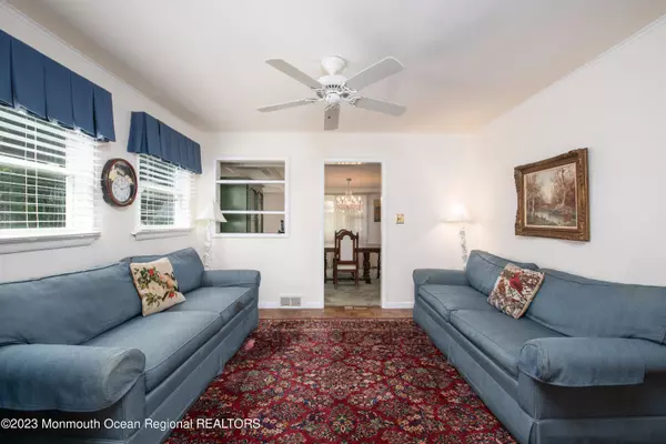 Rumson, NJ 07760,34 First Street