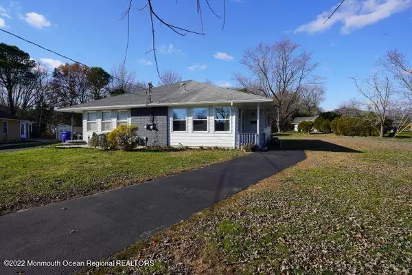 2037 Yorktowne Boulevard, Toms River, NJ 08753