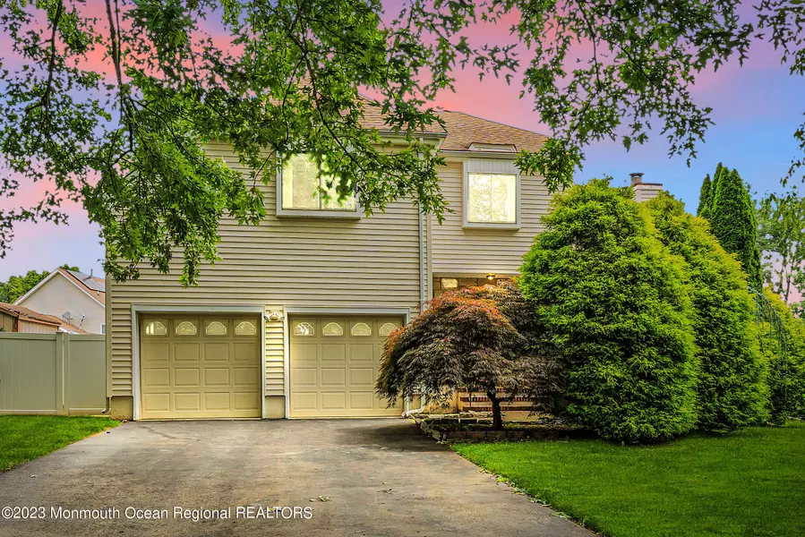 4 Beacon Place, Old Bridge, NJ 08857