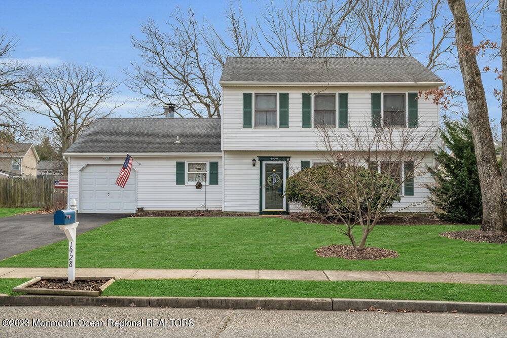 Toms River, NJ 08755,1928 Powder Horn Road