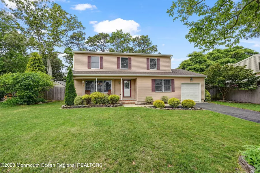 52 Shasta Lane, Toms River, NJ 08753