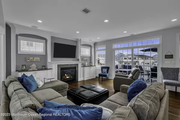 Lavallette, NJ 08735,206 N Lagoon Road