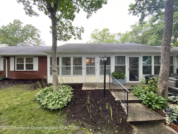 82 Dorchester Drive #82-C, Lakewood, NJ 08701