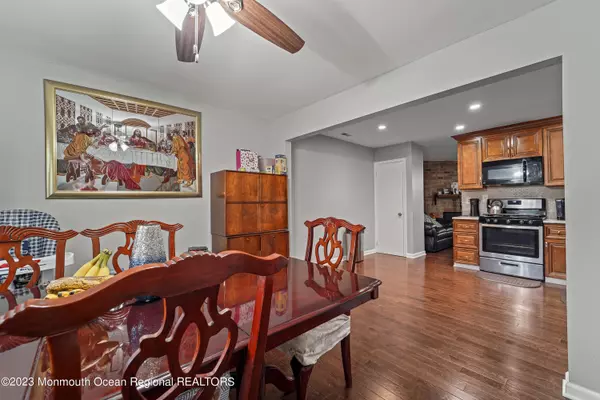 North Brunswick, NJ 08902,54 Lafayette Court