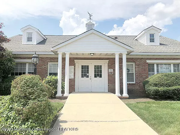 623 River Road #1NE, Fair Haven, NJ 07704