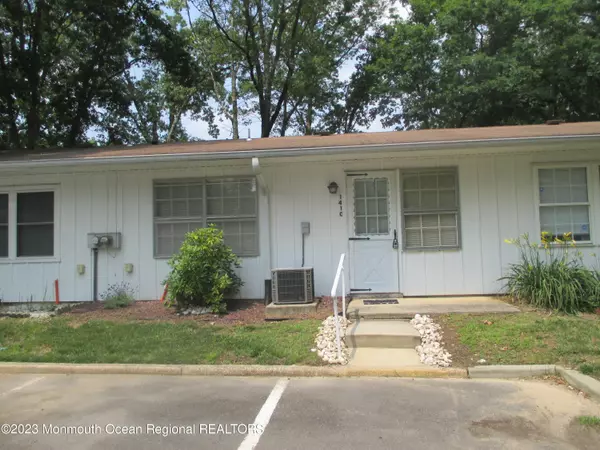 Lakewood, NJ 08701,141 Farrington Court