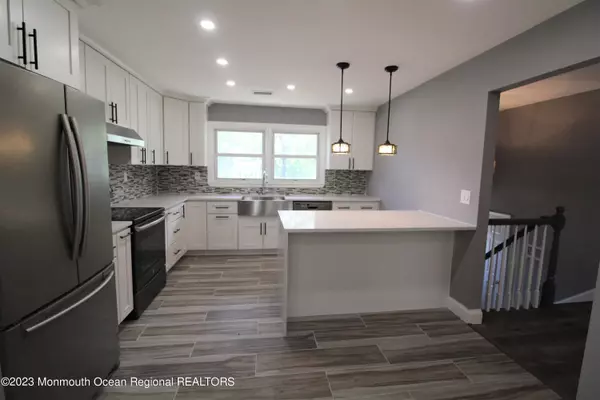 Matawan, NJ 07747,16 Poet Drive