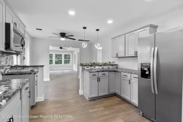 Red Bank, NJ 07701,91 Locust Avenue