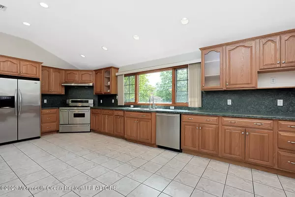 Hazlet, NJ 07730,22 Knoll Terrace