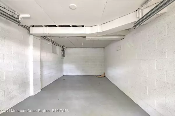 Matawan, NJ 07747,232 Freneau Avenue