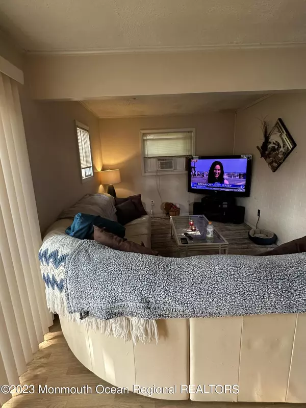 Lanoka Harbor, NJ 08734,741 Birch Road