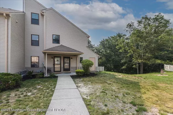 Jackson, NJ 08527,311 Larkspur Lane