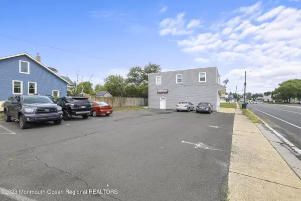 Neptune Township, NJ 07753,605 State Route 35 S