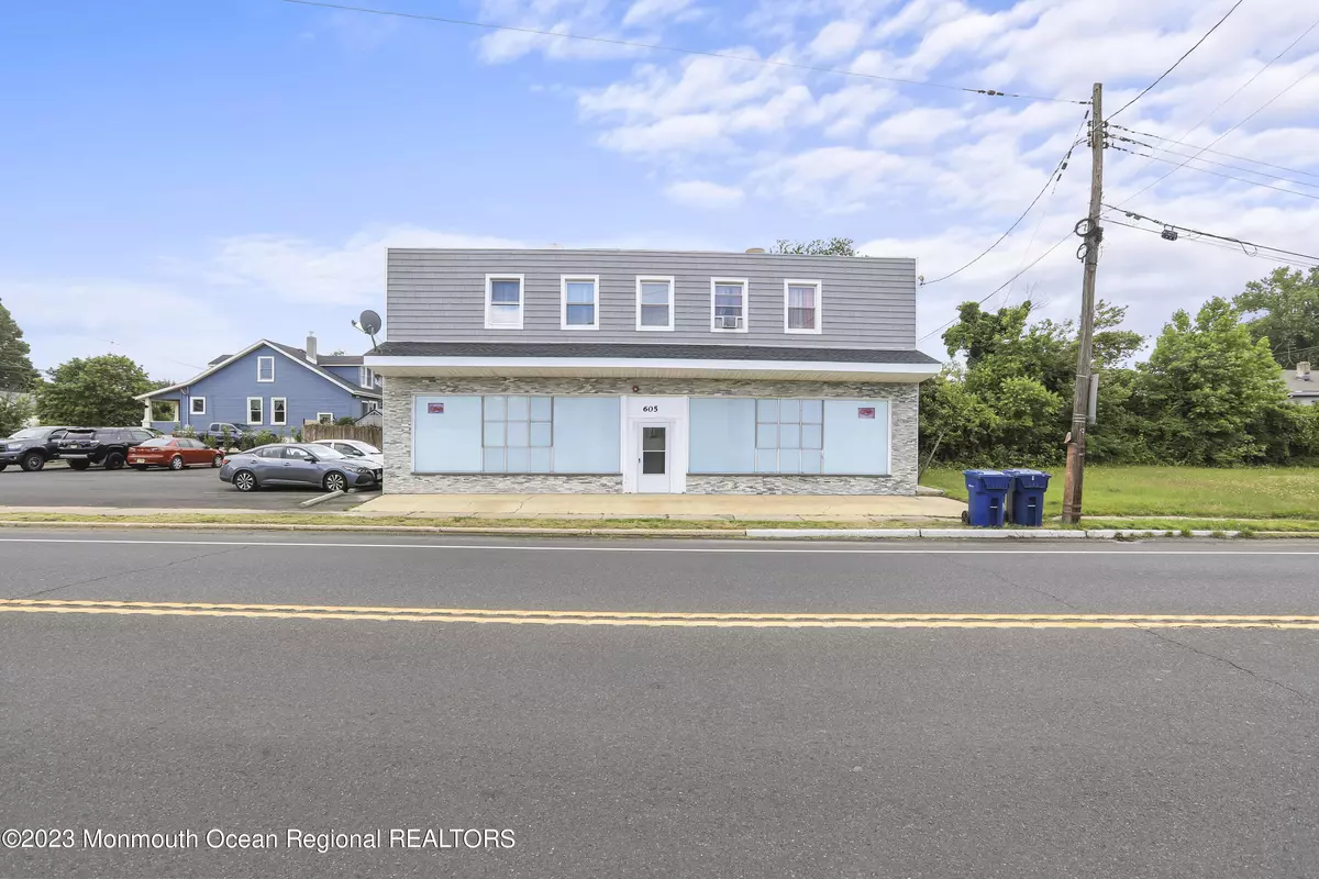 Neptune Township, NJ 07753,605 State Route 35 S