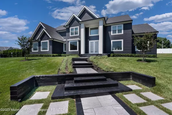 10 Friendship Lane, West Long Branch, NJ 07764