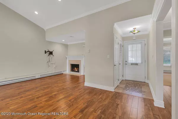 Red Bank, NJ 07701,33 Andover Court