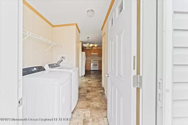 North Brunswick, NJ 08902,132 Oakdale Vlg Drive