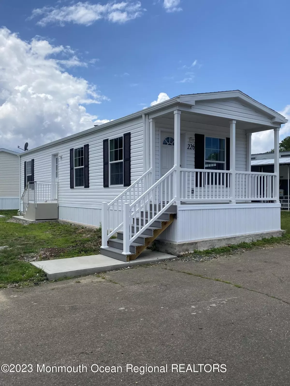 Hazlet, NJ 07730,226 Lane C