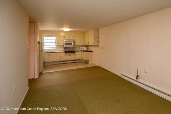 Lakewood, NJ 08701,48 Cambridge Court