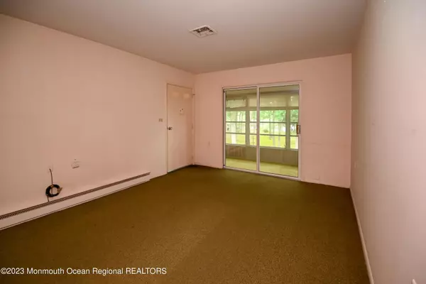 Lakewood, NJ 08701,48 Cambridge Court