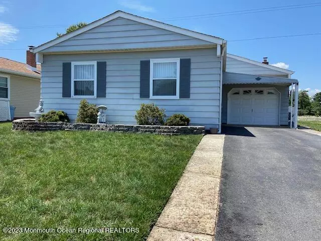 156 Torrey Pines Drive, Toms River, NJ 08757