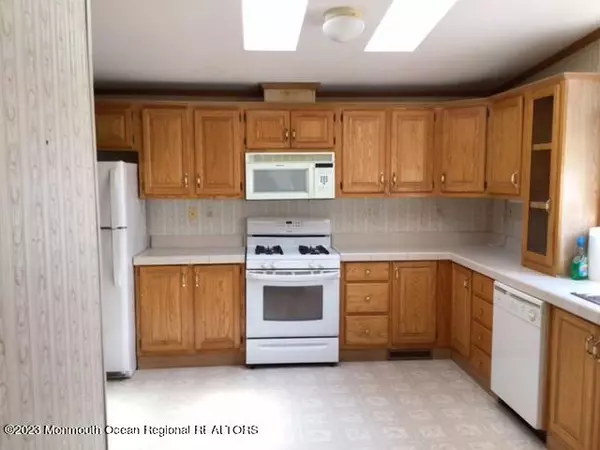 Whiting, NJ 08759,604 Walden Way