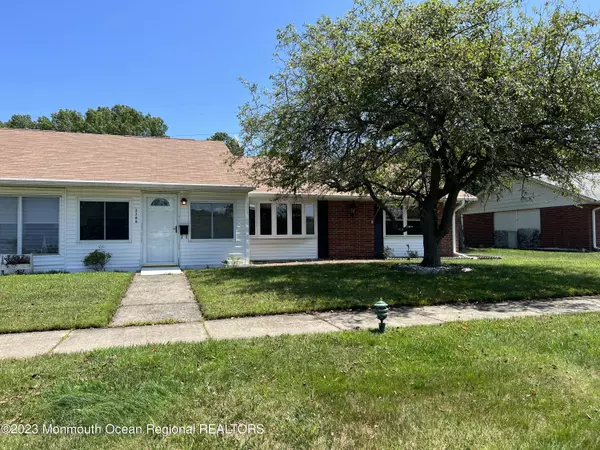 338 Canterbury Court, Lakewood, NJ 08701