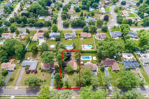 Manalapan, NJ 07726,14 Edwards Lane
