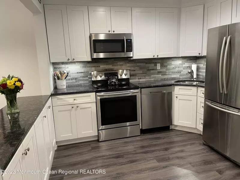 26 Lexington Court, Red Bank, NJ 07701