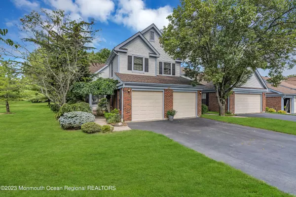 17 Rawson Circle, Ocean Twp, NJ 07712