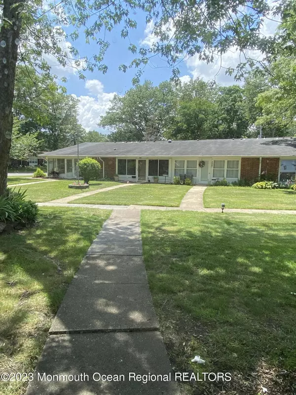 Lakewood, NJ 08701,435 Picardy Court #D