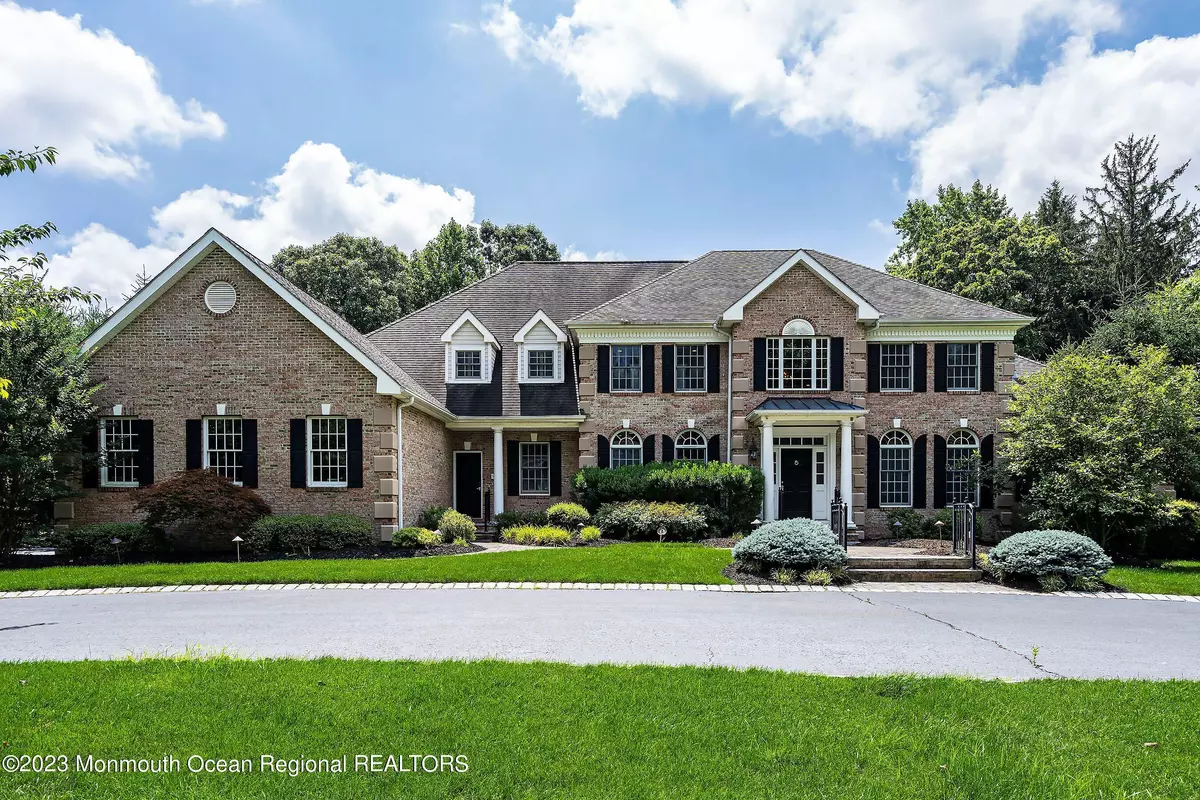 Holmdel, NJ 07733,17 Raintree Court