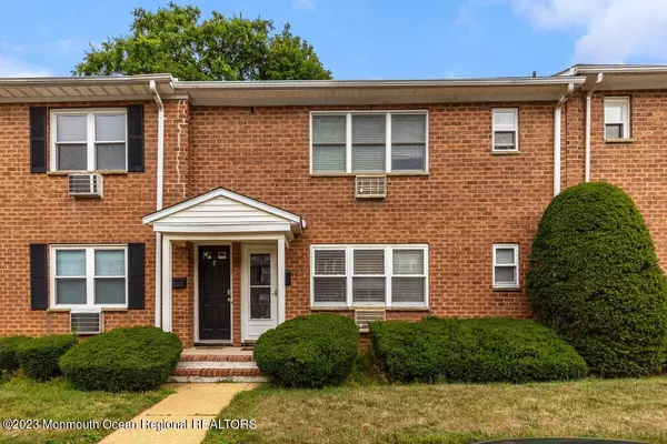 Atlantic Highlands, NJ 07716,7 King James Lane #7