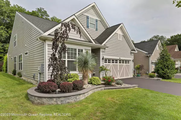 Howell, NJ 07731,27 Lily Pond Court