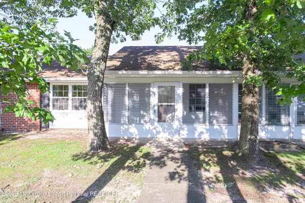 Lakewood, NJ 08701,815 Balmoral Court