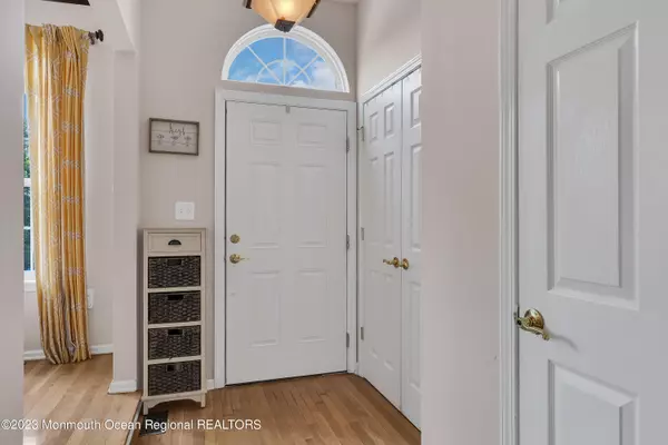 Aberdeen, NJ 07747,15 W Aspen Way