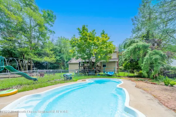 North Middletown, NJ 07748,434 Main Street