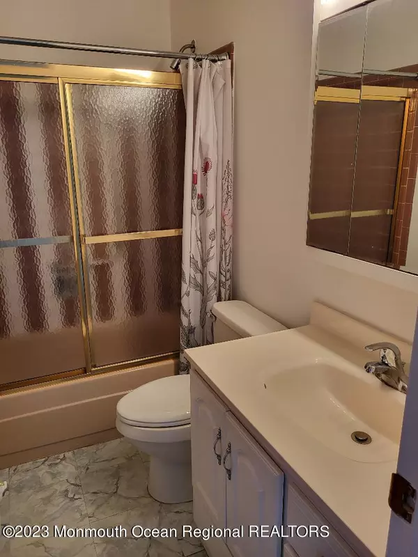 Lakewood, NJ 08701,214 Buckingham Court #1001