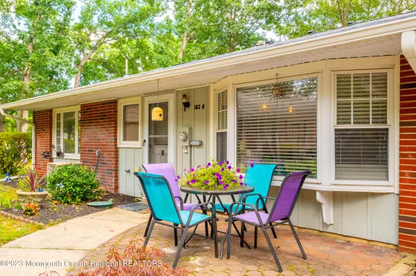 182 Sterling Court, Lakewood, NJ 08701