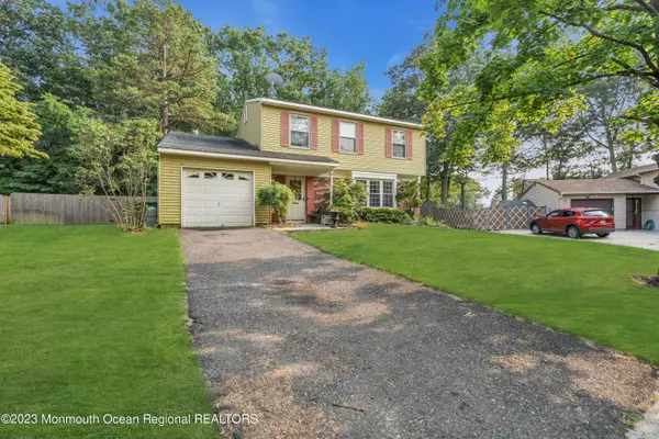 Howell, NJ 07731,13 Kettle Court