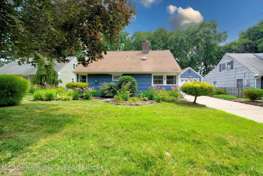 19 E Roosevelt Circle, Red Bank, NJ 07701