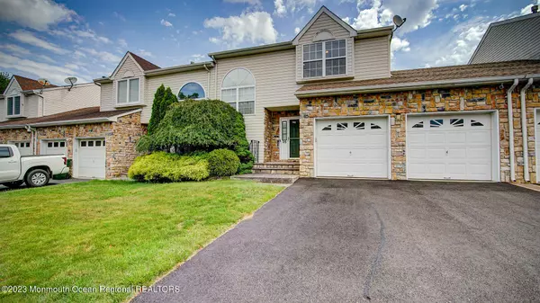 Marlboro, NJ 07746,35 Kingfisher Court