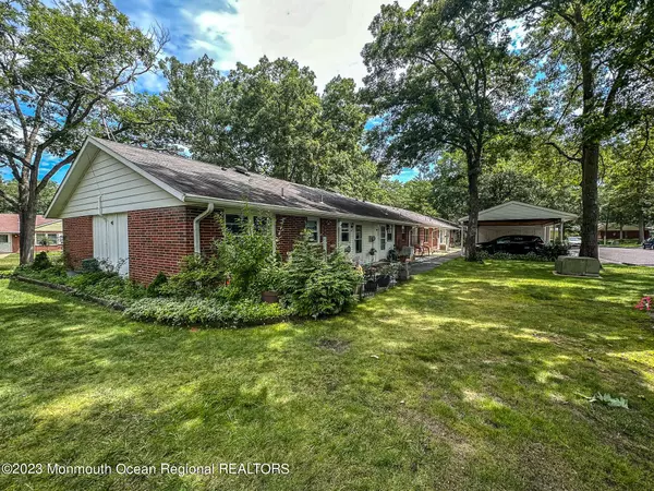 Lakewood, NJ 08701,86 Dorchester Drive